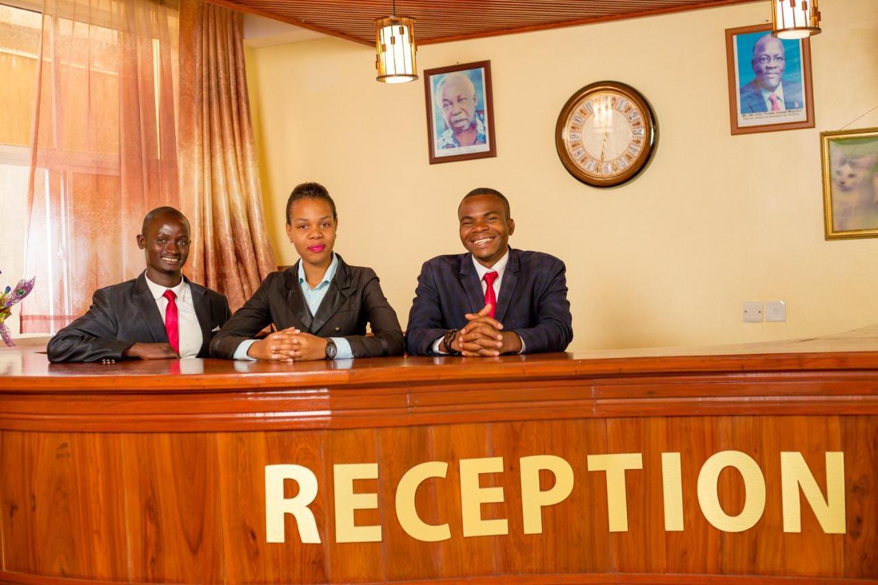 A1 Hotel And Resort Arusha Buitenkant foto