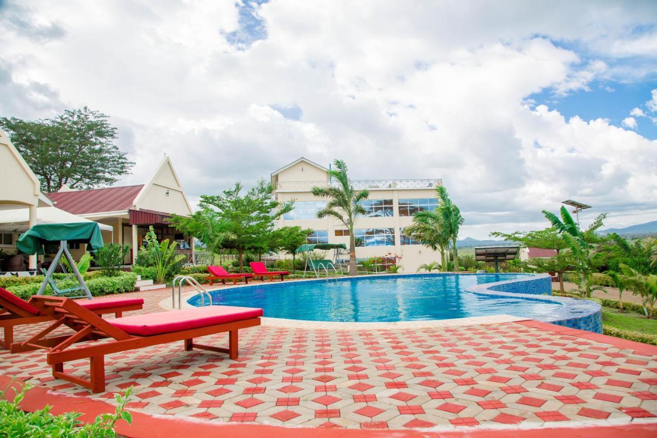 A1 Hotel And Resort Arusha Buitenkant foto