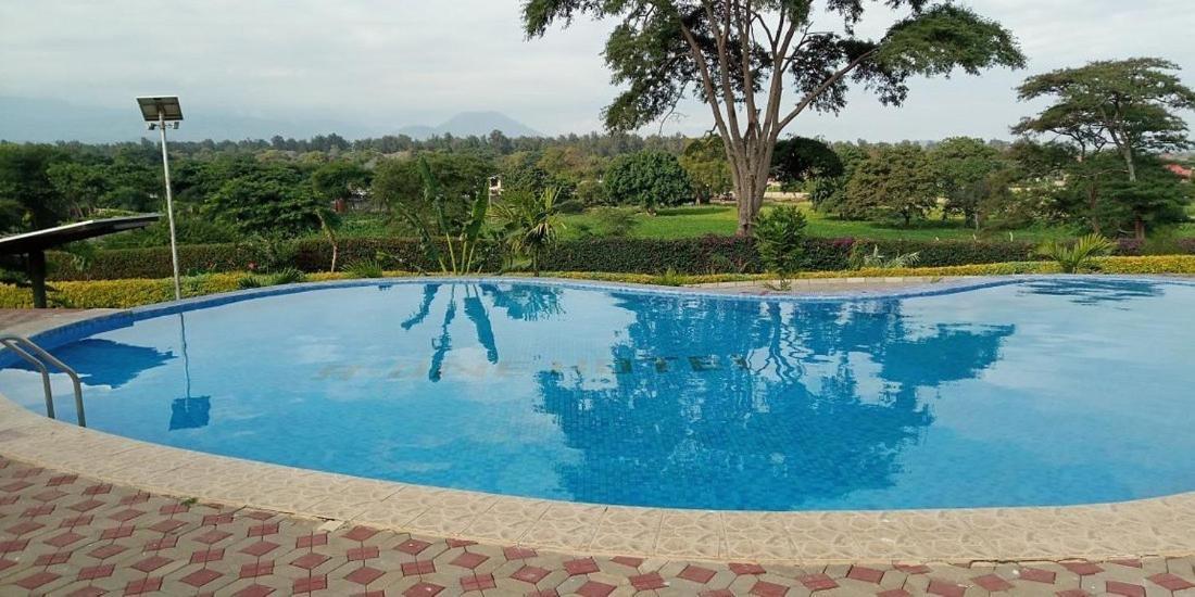 A1 Hotel And Resort Arusha Buitenkant foto